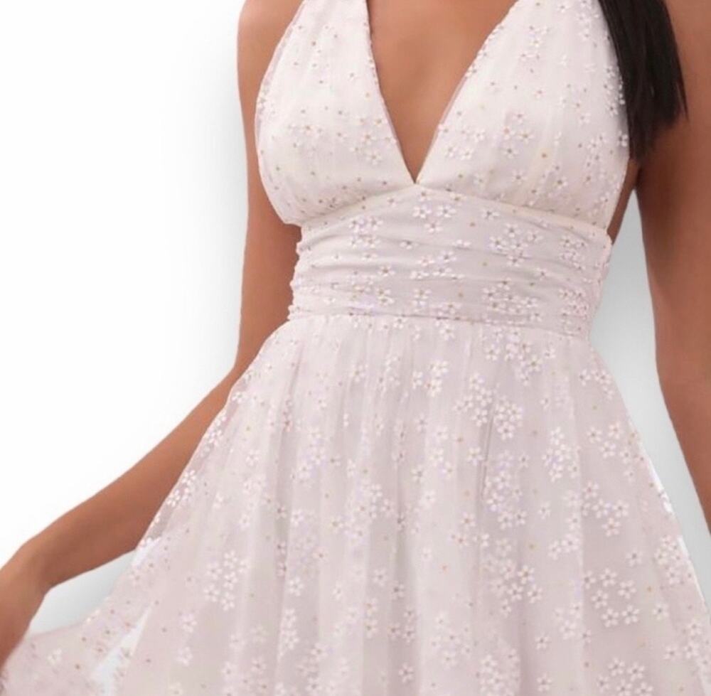NWT Lulus Daisy Print Pleated Twist Back White Tulle Mini Dress Size M
